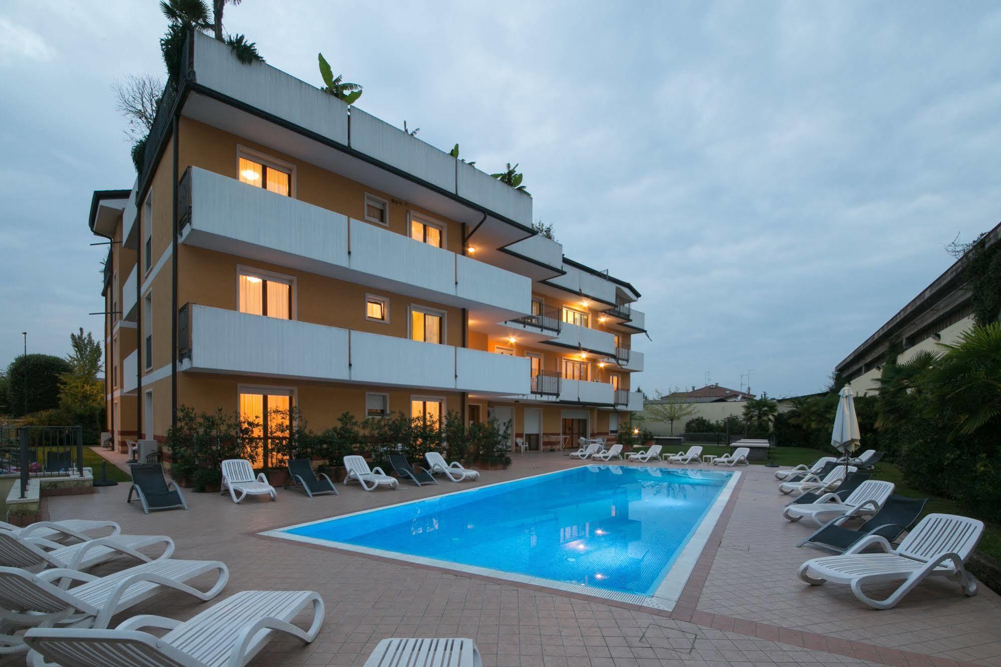 Ferretti Residence Garda Palace Peschiera del Garda Eksteriør bilde